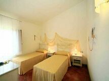 Accommodation:&nbsp;Ginestra