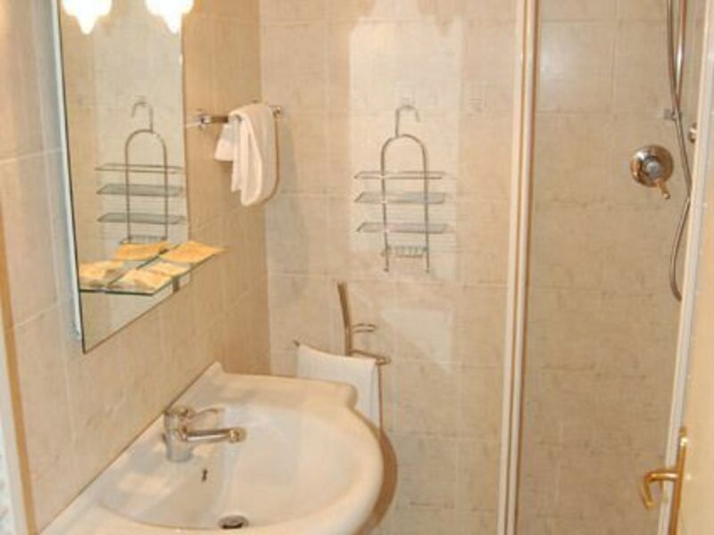 Accommodation:&nbsp;Bedroom 1903