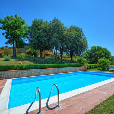 Villa Crispinino: Swimming Pool, Property, Real Estate, Grass, Leisure, House, Estate, Home, Backyard, Residential Area