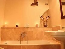 Accommodation:&nbsp;Cannavacciuolo