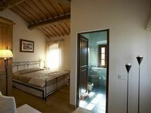 Accommodation:&nbsp;Signorina Vittoria