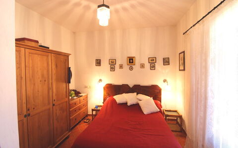 Casa Rosada: Bedroom, Bed, Room, Furniture, Property, Bed Sheet, Interior Design, Bed Frame, Building, Bedding