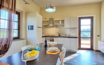 Accommodation:&nbsp;Artisti 6