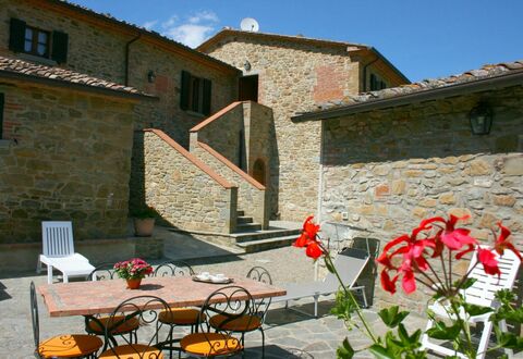Casa Antica: Flower, Plant, Property, Window, Building, Furniture, Sky, Flowerpot, Lighting, Architecture