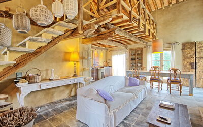Accommodation:&nbsp;Tobacco Loft