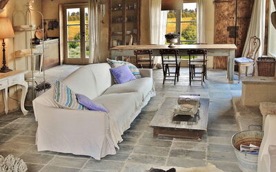 Accommodation:&nbsp;Tobacco Loft