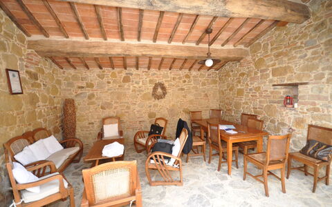 Villa Gaeta: Property, Room, Building, Interior Design, Restaurant, Furniture, House, Brick