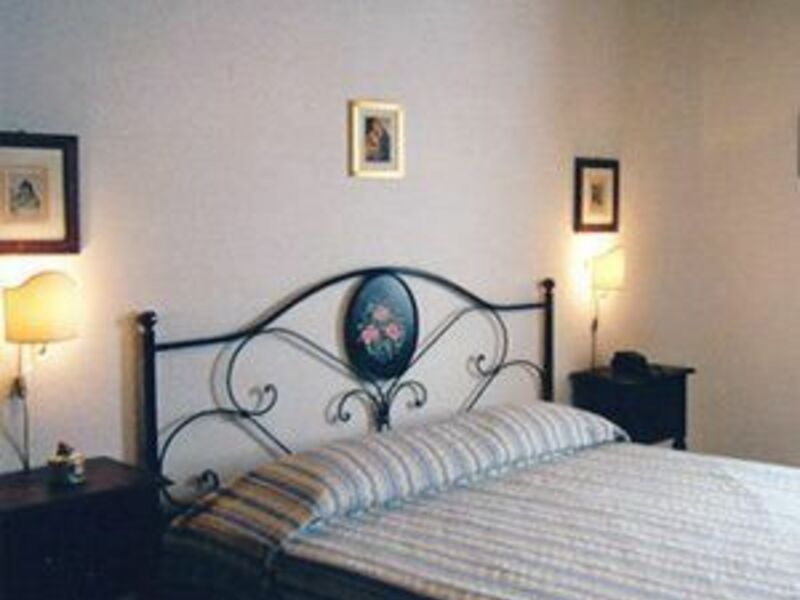 Accommodation:&nbsp;Robinia