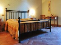 Accommodation:&nbsp;Girasole