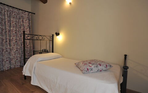 Casa Fabrizio: Furniture, Property, Comfort, Wood, Interior Design, Bed Frame, Floor, Bed, Wall, Flooring
