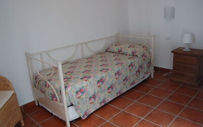 Accommodation:&nbsp;Azalea 2