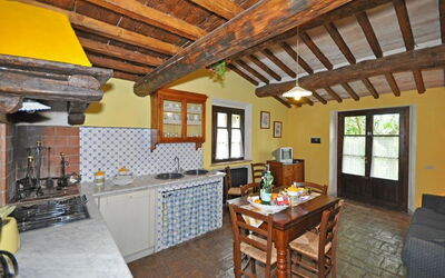 Accommodation:&nbsp;Orciaia 6