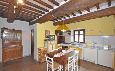 Accommodation:&nbsp;Orciaia 5