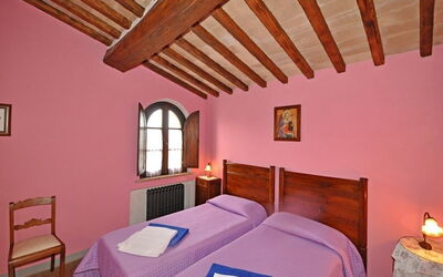 Accommodation:&nbsp;Orciaia 5