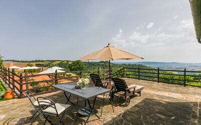 Accommodation:&nbsp;Ciliegiolo 100.1
