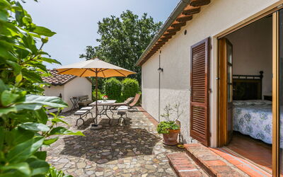 Accommodation:&nbsp;Mandorlo 100.3
