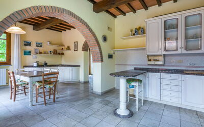 Accommodation:&nbsp;Villa Elena 900.2