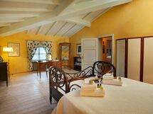 Accommodation:&nbsp;Magnolia