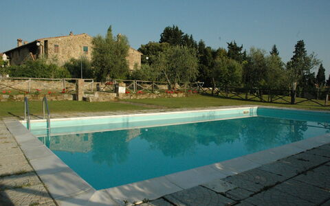 Appartamento Beatrice: Swimming Pool, Property, Water, Leisure, House, Vacation, Real Estate, Tree, Building, Villa