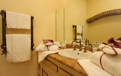 Accommodation:&nbsp;Deluxe Suite