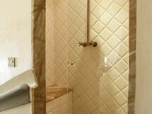 Accommodation:&nbsp;Deluxe Suite