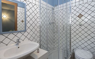 Accommodation:&nbsp;Barbara 250.5