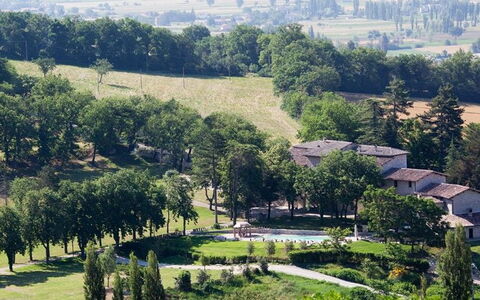 Villa Gubbio: Natural Landscape, Tree, Hill Station, Residential Area, Landscape, Sky, Rural Area, Grass, Estate, Hill