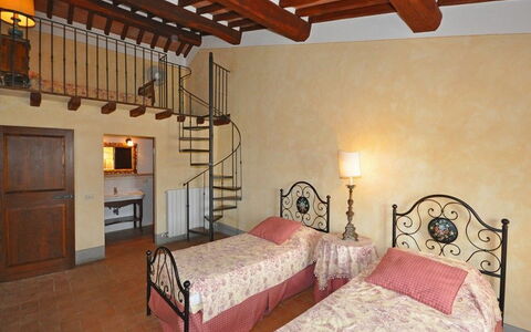 Accommodation:&nbsp;Rose