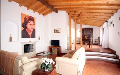 Cecilia: Room, Property, Building, Living Room, Ceiling, Furniture, Interior Design, House, Wood Flooring, Real Estate