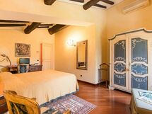 Accommodation:&nbsp;Ginestra