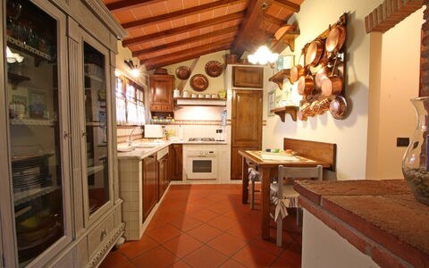 Casa Daniela: Furniture, Interior Design, Kitchen, Flooring, Wood, Cabinetry, Countertop, Ceiling, Floor, Lighting