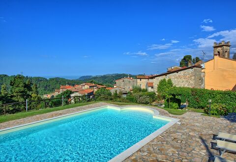 Il Gualdo: Swimming Pool, Property, Real Estate, Azure, Estate, House, Vacation, Water, Building, Villa