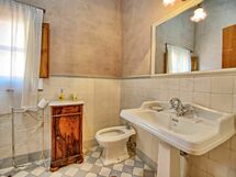 Accommodation:&nbsp;Castellana