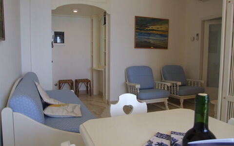 Appartamento - Le Finestre: Room, Property, Furniture, Interior Design, Living Room, Table, Building, House, Real Estate, Floor