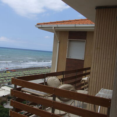 Appartamento - Le Finestre: Property, Beach, Sea, Vacation, House, Sky, Building, Wood, Real Estate, Room