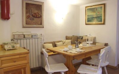 Accommodation:&nbsp;Camelia