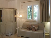 Accommodation:&nbsp;Iris