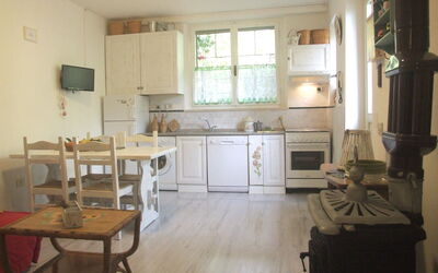 Accommodation:&nbsp;Peonia