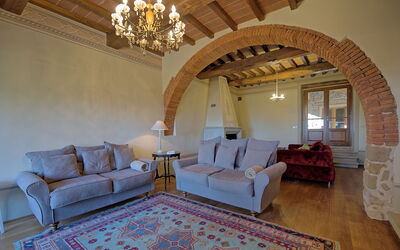 Donna Clara: Property, Room, Building, Interior Design, Furniture, Living Room, Ceiling, Estate, Real Estate, House