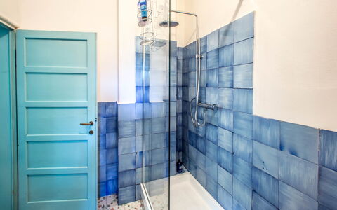 Marina Dei Ronchi Prestige: Blue, Property, Bathroom, Room, Architecture, Tile, Wall, Glass, Real Estate, Interior Design
